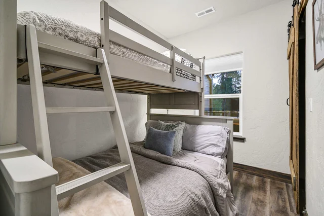 Bedroom image 1