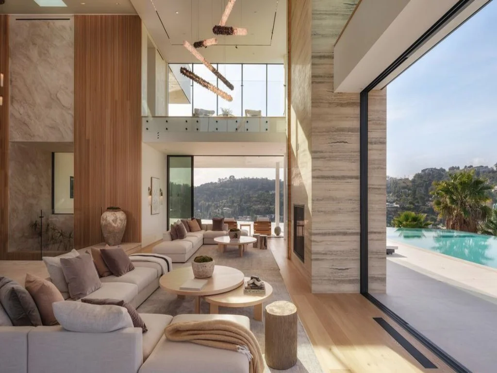 Royal Oak - Exquisite Estate with Infinity Pool & Breathtaking Views property photo 4