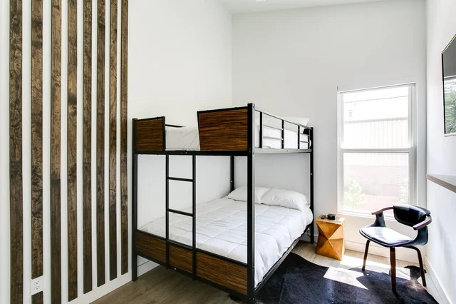 Bedroom 4 image 1