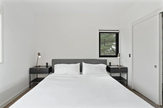 Bedroom 2 image 1