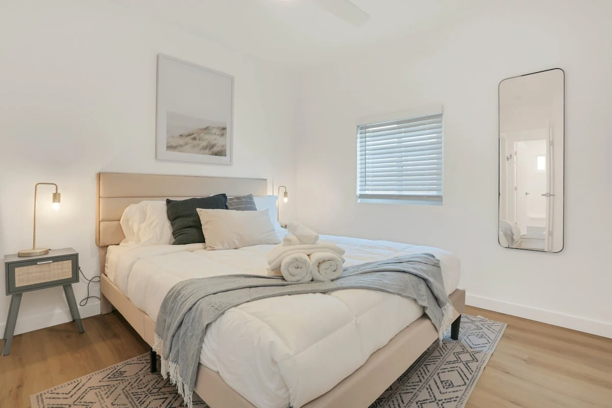 Hot Tub, Outdoor Lounge, Queen Beds, Chef's Kitchen property photo 3