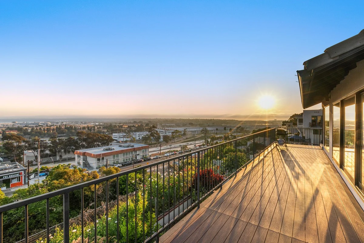 Heated Pool-Jacuzzi-King Bed-City Views-Chic Decor property photo 5