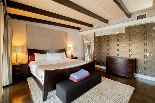 Bedroom image 1