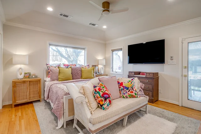 Bedroom 1 image 1