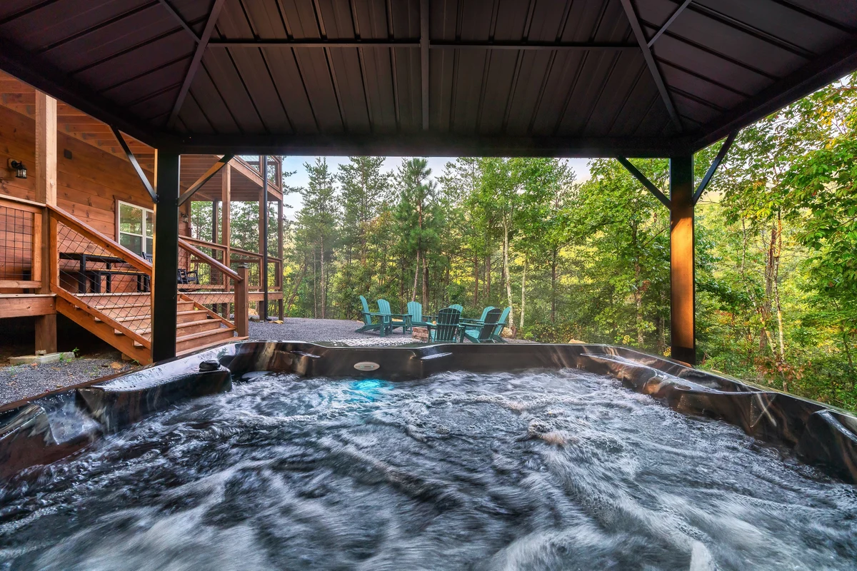 Stay Wild Cabin, Cabin for 12, 2 Kitchens & Game Rooms property photo 2