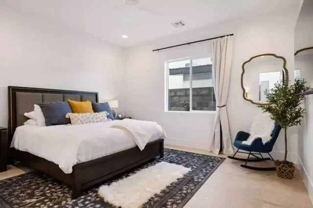 Bedroom 3 image 1