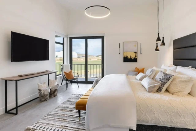 Bedroom 1 image 1