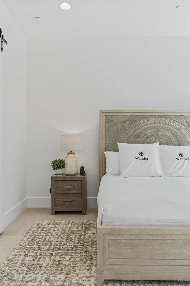 Bedroom 5 image 1