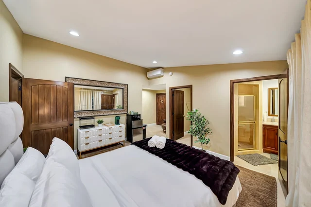 Bedroom 3 image 1