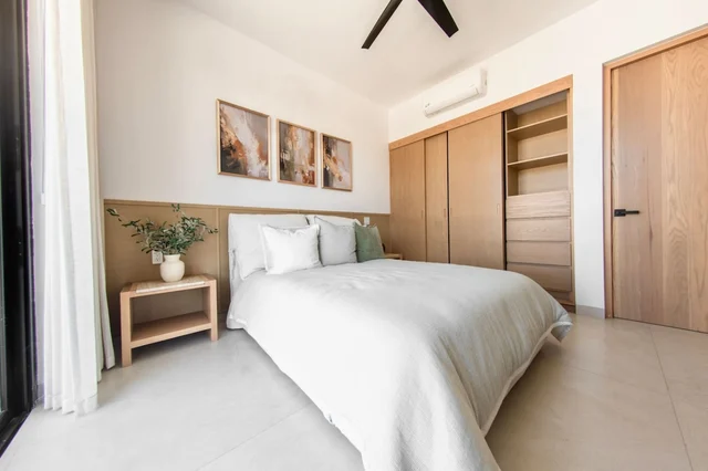 Bedroom 1 image 1