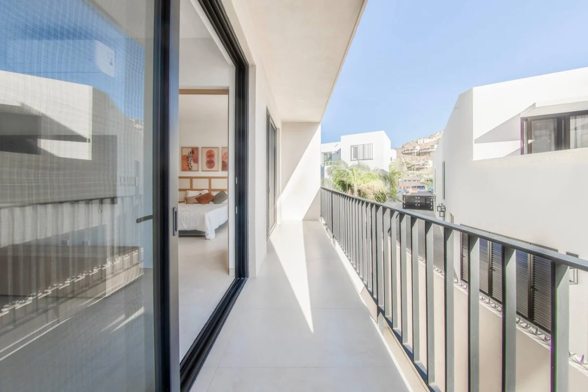 Coyote Tower 203, Luxury Studio Walk to Marina property photo 5