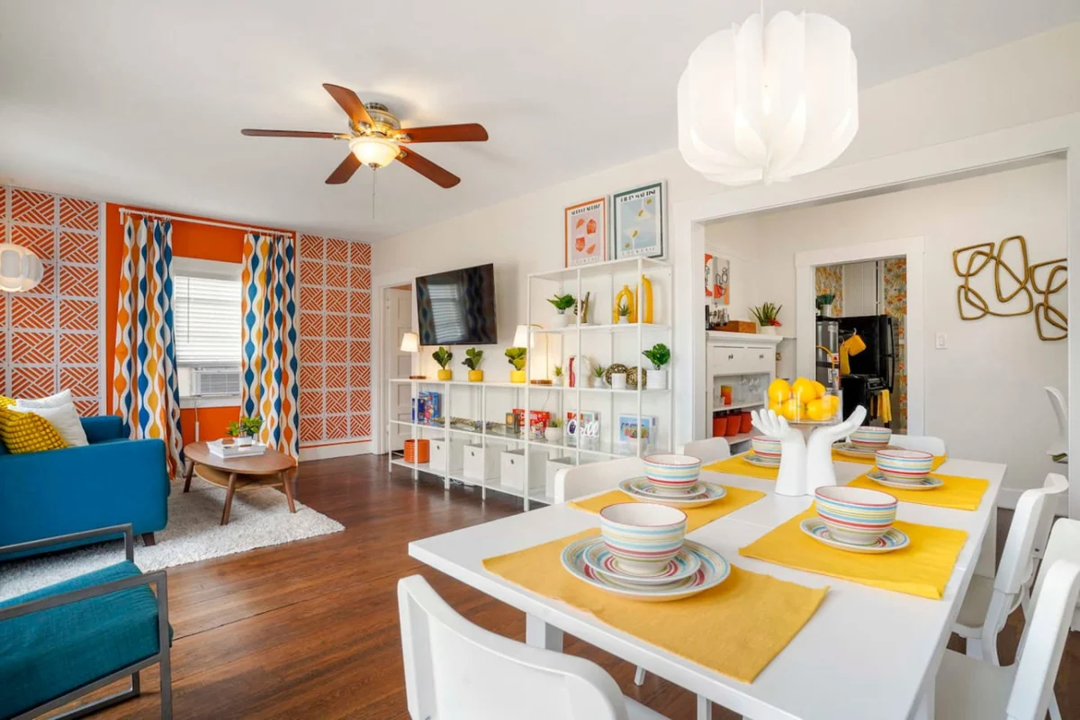Bright and Quirky Hillcrest Craftsman property photo 2
