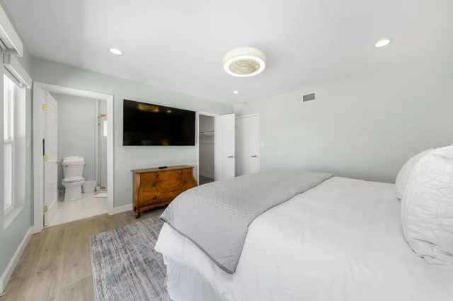 Bedroom 1 image 1