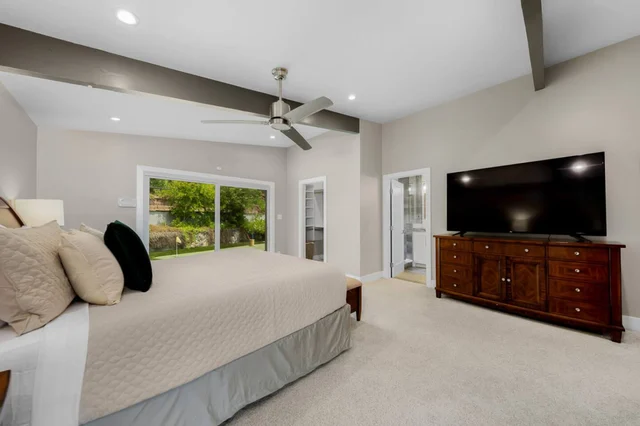 Bedroom 1 image 1