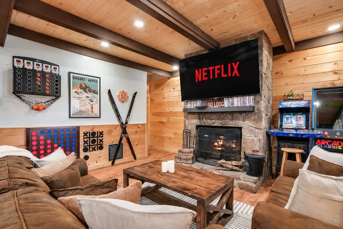 Smoky Mtn Escape, Hot Tub, Fire Pit, Game Room property photo 3