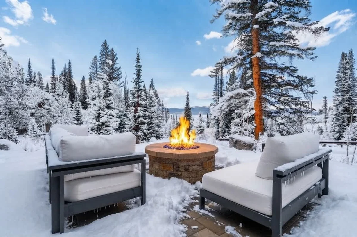 Ski Hard/Unwind Harder. Custom Estate/Private Acre property photo 3