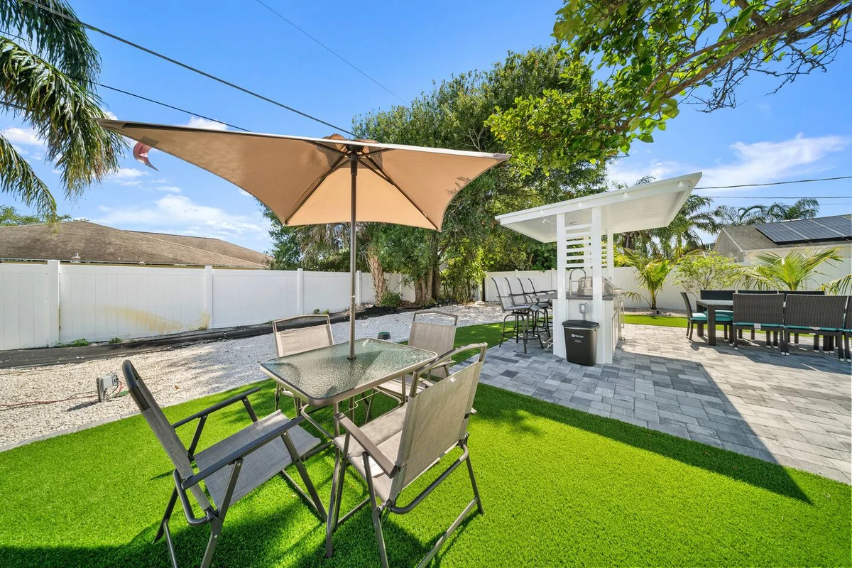 Retreat, Hot Tub, Fire Pit & Outdoor Kitchen property photo 5