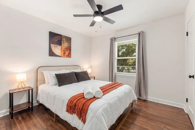 Bedroom 3 image 1