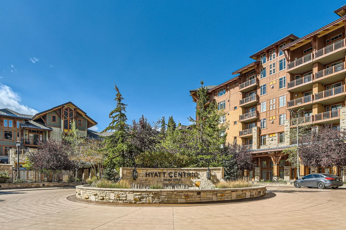521H Dream Ski In Out Retreat Pool Spa and Mountain Views property photo 3