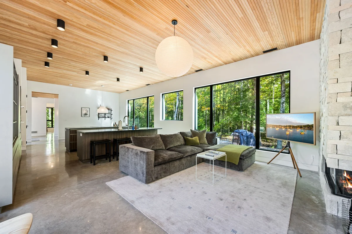 Cedar & Glass, Modern Architectural Retreat property photo 3