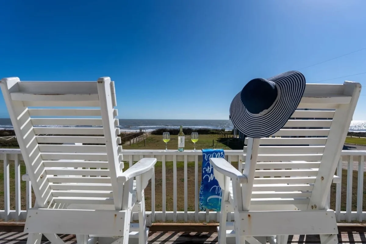 Amazing Views, /2bth, Deck, Easy Walk to Beach property photo 3