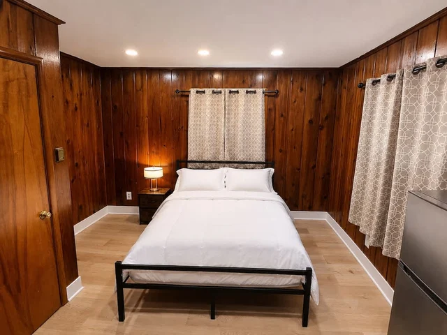 Bedroom 3 image 1