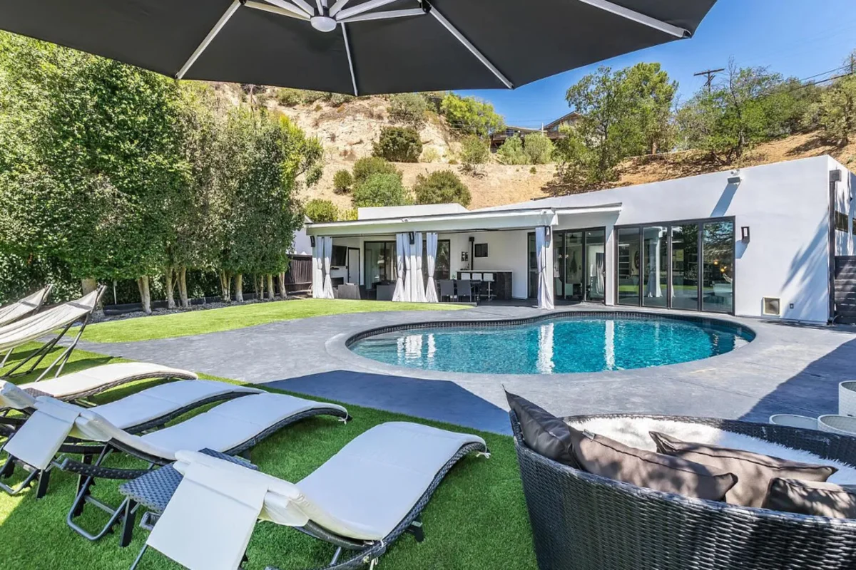 Oakfield Rise: Sherman Oaks Hillside Pool Home property photo 2