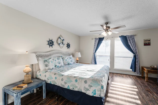 Bedroom 1 image 1