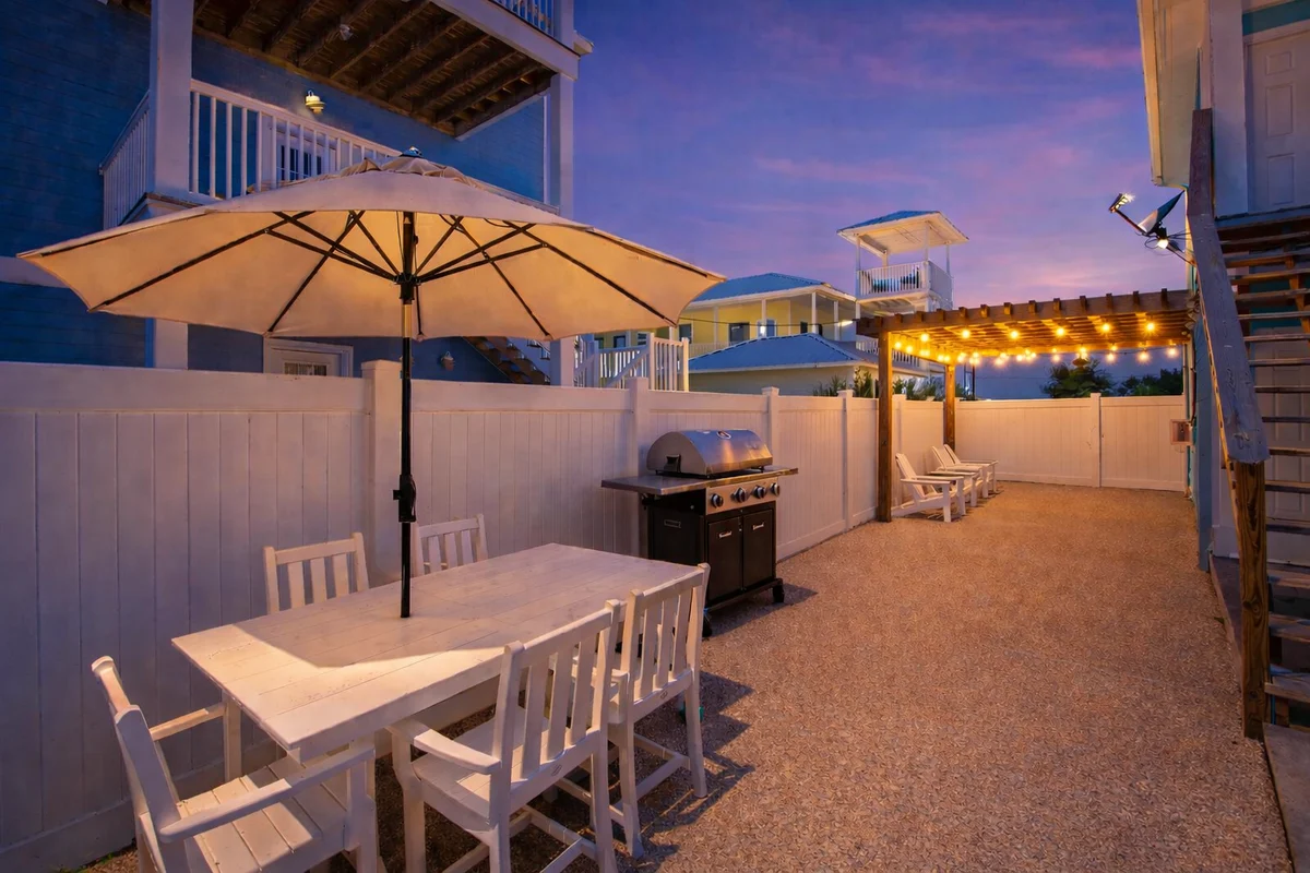 Coconut Hut - Game Room + Pet Friendly property photo 4