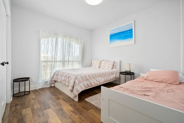 Bedroom 1 image 1