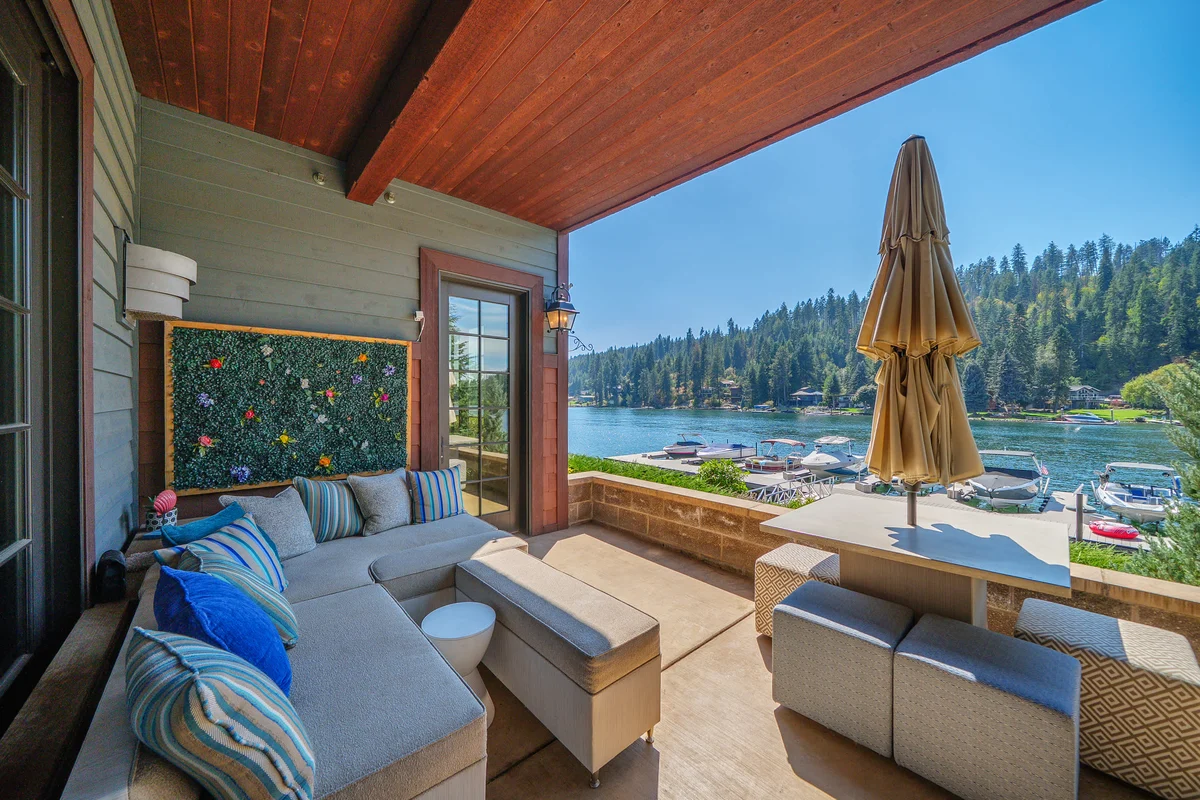 Vesper Bleu Designer River Retreat 2 Kings EV Charger property photo 5