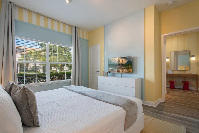 Bedroom 1 image 1