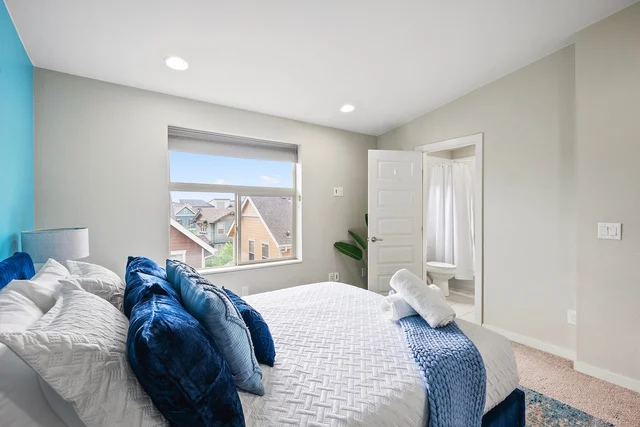 Bedroom 1 image 1