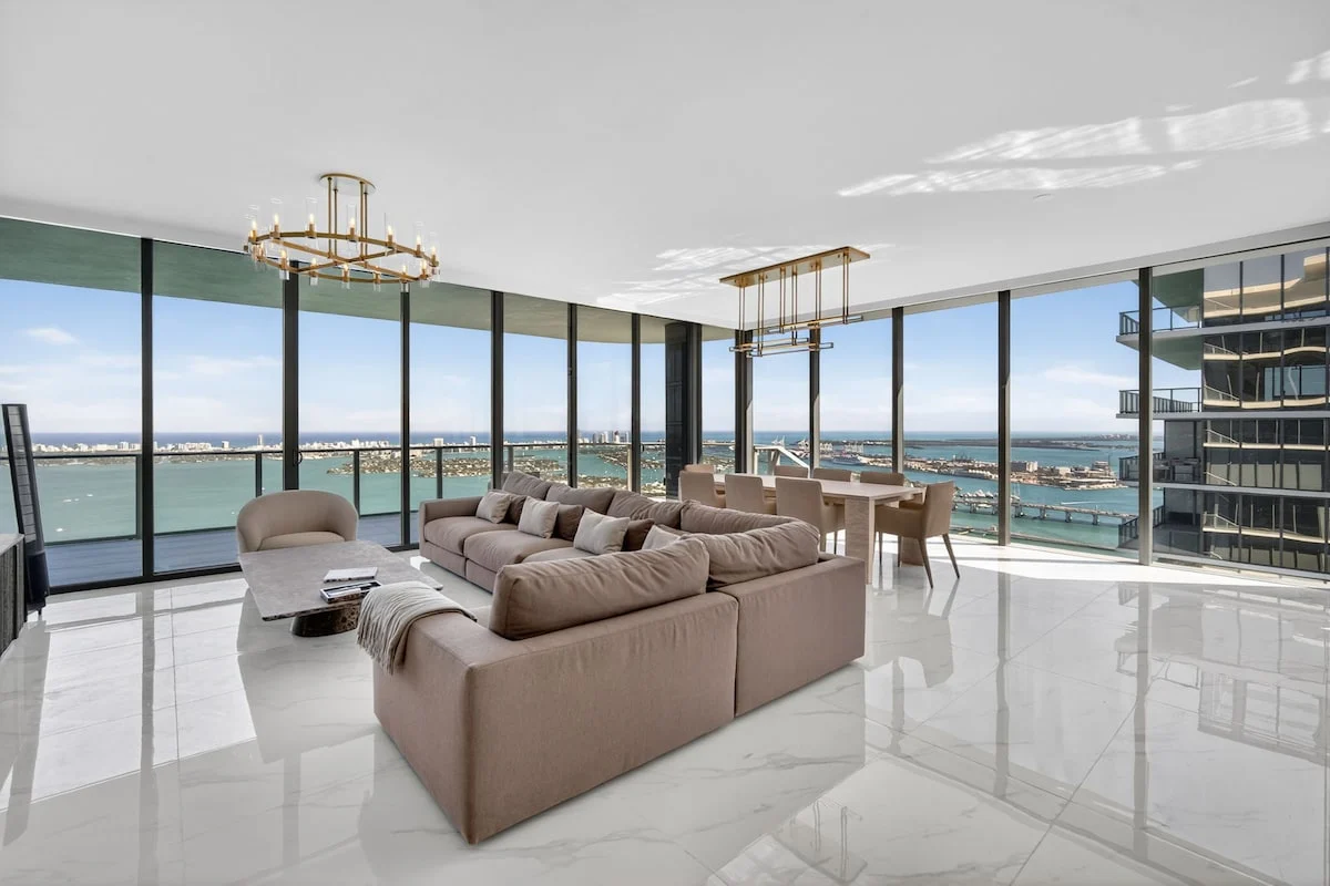Luxury Waterfront Penthouse with Bay Views property photo 3