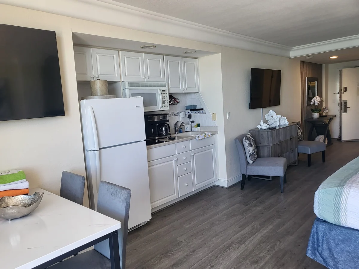 Surf N Sun spectacular oceanfront studio w/balcony property photo 4