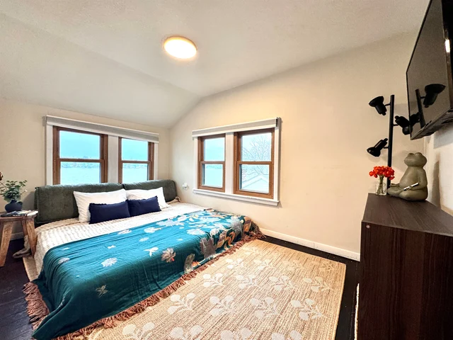 Bedroom 1 image 1