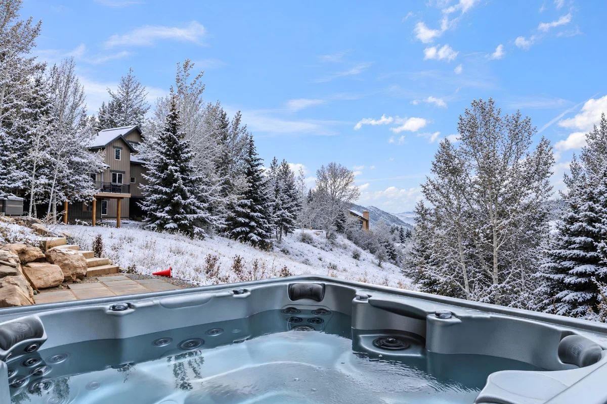 EagleVail Designer Retreat with Hot Tub property photo 3