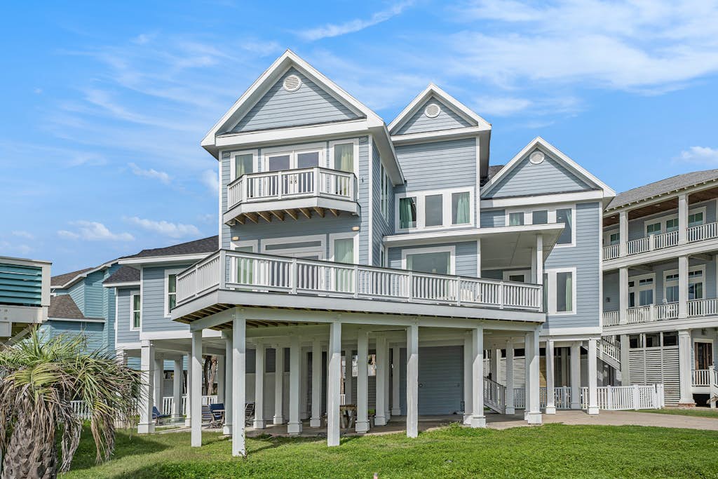 Beach Haus - Ocean Views, & Bunk Room property photo 2