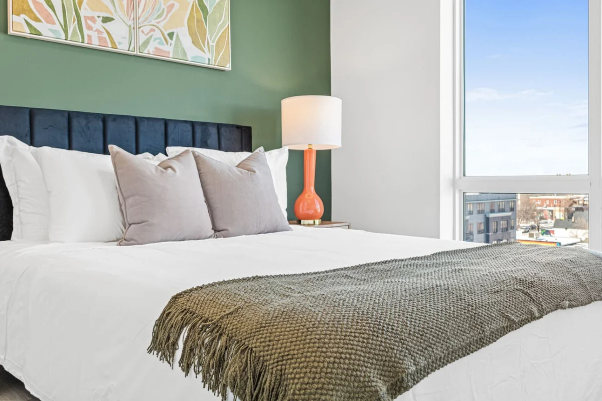Uptown Escape with Stunning Downtown Views property photo 2