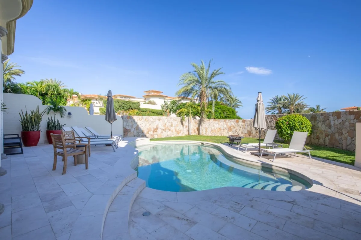 Luxury Villa Retreat, Pool and close to the beach property photo 3