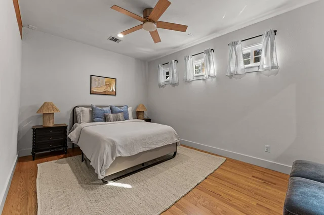 Bedroom 1 image 1
