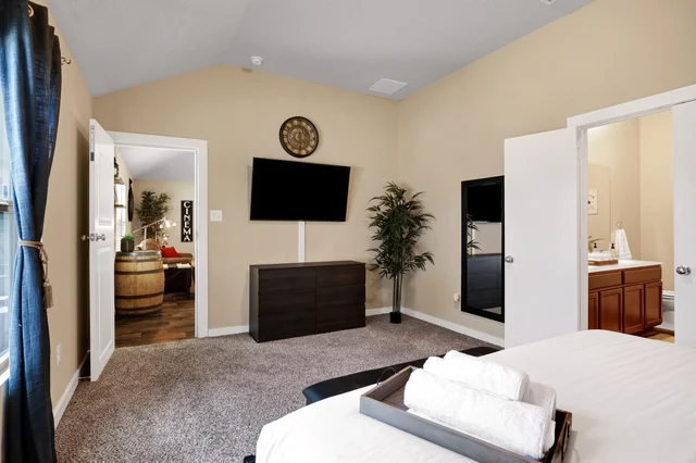 Bedroom 1 image 1