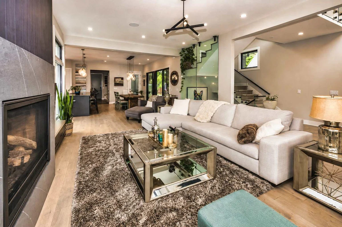 Glass & Gold, Luxury, Hot Tub & Garage property photo 5
