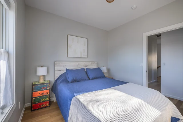Bedroom 3 image 1