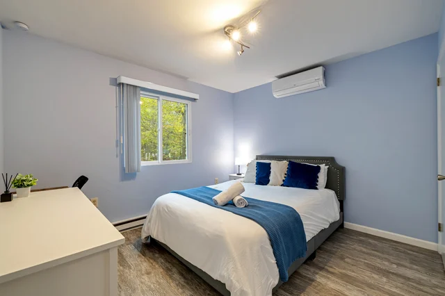 Upper level bedroom 2 image 1