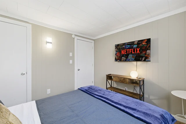 Bedroom 1 image 1