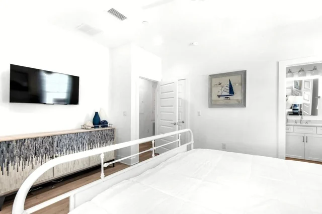 Bedroom image 1