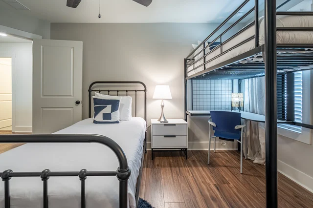 Guest Bedroom image 1