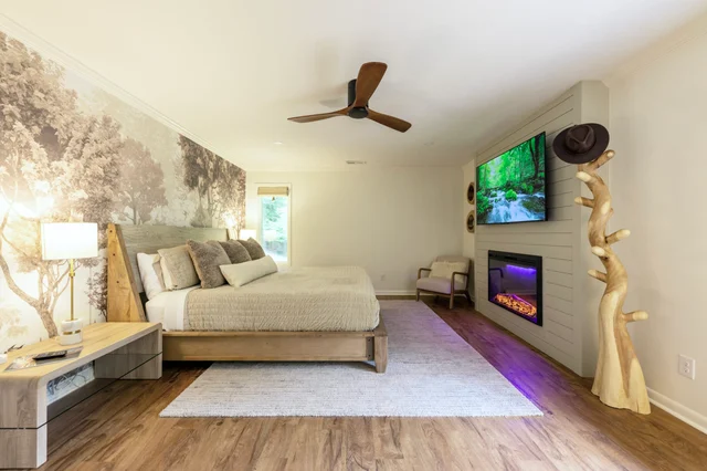 Bedroom image 1