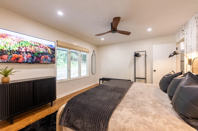 Bedroom image 1